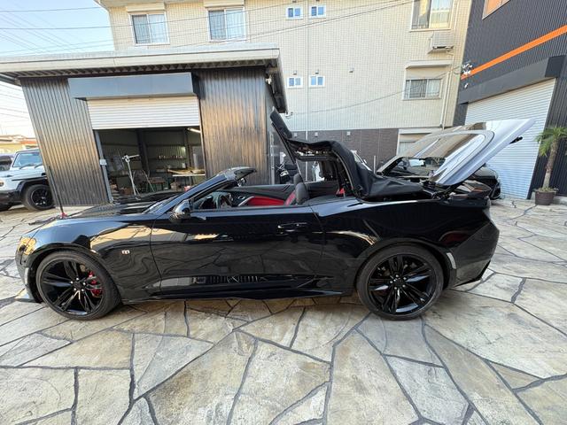 シボレーカマロ コンバーチブル　正規ディーラー車　コンバーチブル　ＺＬ１フルカスタムアップルＣａｒプレイ　バックモニター　パドルシフト　デュアルマフラー　レッド＆ブラック本革シート（50枚目）