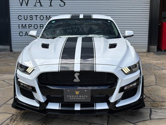 マスタング エコブーストプレミアム オートチェック有り シェルビーGT500仕様フルカスタム 可変式バルブ4本出しマフラー 本革シート スモークテール キャンディーレッドキャリパー(8枚目)
