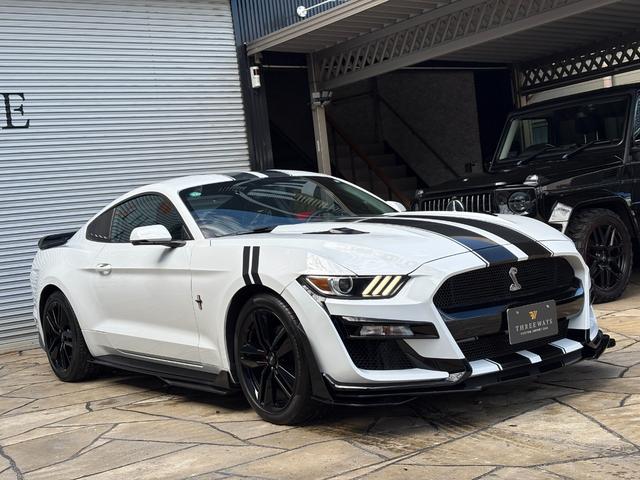 マスタング エコブーストプレミアム オートチェック有り シェルビーGT500仕様フルカスタム 可変式バルブ4本出しマフラー 本革シート スモークテール キャンディーレッドキャリパー(15枚目)