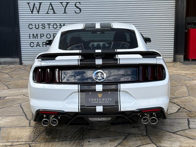 マスタング エコブーストプレミアム オートチェック有り シェルビーGT500仕様フルカスタム 可変式バルブ4本出しマフラー 本革シート スモークテール キャンディーレッドキャリパー(16枚目)