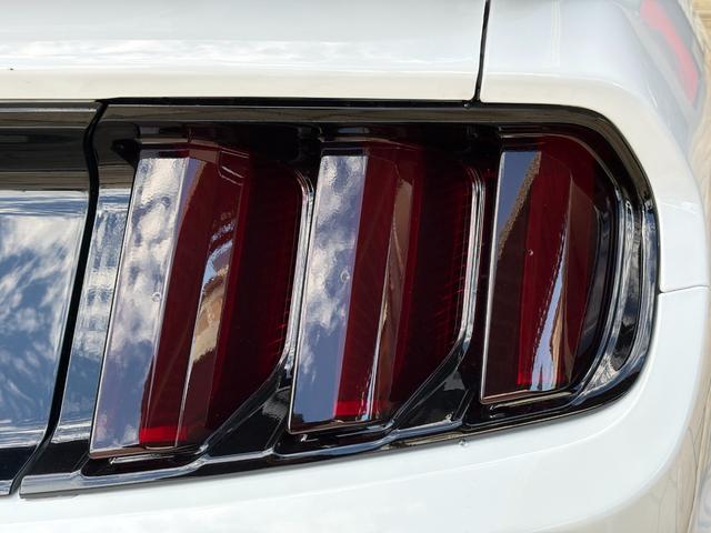 マスタング エコブーストプレミアム オートチェック有り シェルビーGT500仕様フルカスタム 可変式バルブ4本出しマフラー 本革シート スモークテール キャンディーレッドキャリパー(22枚目)