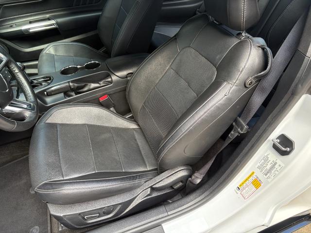 マスタング エコブーストプレミアム オートチェック有り シェルビーGT500仕様フルカスタム 可変式バルブ4本出しマフラー 本革シート スモークテール キャンディーレッドキャリパー(33枚目)