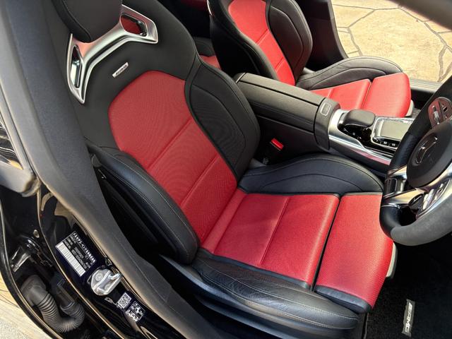 CLAクラス CLA45 S 4マチック+ CLA 45 S 4マチックプラス 4WD AMG 黒赤シート パノラマSR MBUXナビ 地デジ 360度カメラ ブルメスター HUD パフォーマンスシートグロスブラックAW アドバンスドサウンド(30枚目)