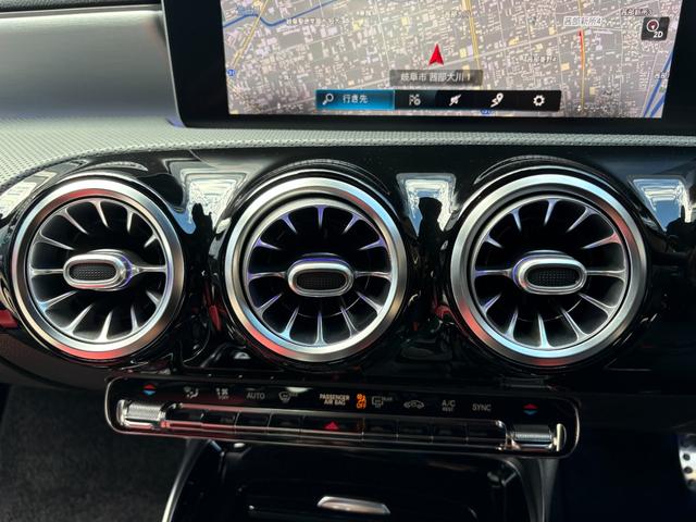 CLAクラス CLA45 S 4マチック+ CLA 45 S 4マチックプラス 4WD AMG 黒赤シート パノラマSR MBUXナビ 地デジ 360度カメラ ブルメスター HUD パフォーマンスシートグロスブラックAW アドバンスドサウンド(42枚目)
