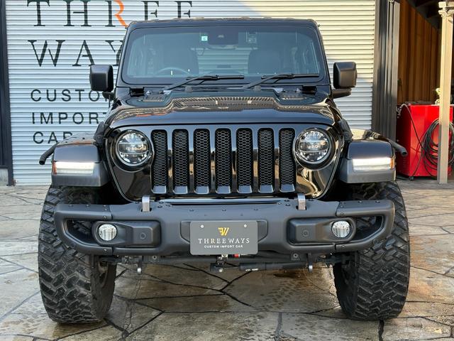 ジープ・ラングラーアンリミテッド サハラ　ユーザー買取車　ラングラーサハラ　ラフカントリー２．５インチｕＰキット　ｔｏｙｏ３５×１２．５タイヤ　１７インチホイール　サイドステップ　本革シート　ドライブレコーダー（10枚目）