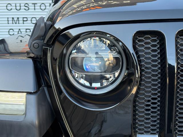 ジープ・ラングラーアンリミテッド サハラ　ユーザー買取車　ラングラーサハラ　ラフカントリー２．５インチｕＰキット　ｔｏｙｏ３５×１２．５タイヤ　１７インチホイール　サイドステップ　本革シート　ドライブレコーダー（17枚目）