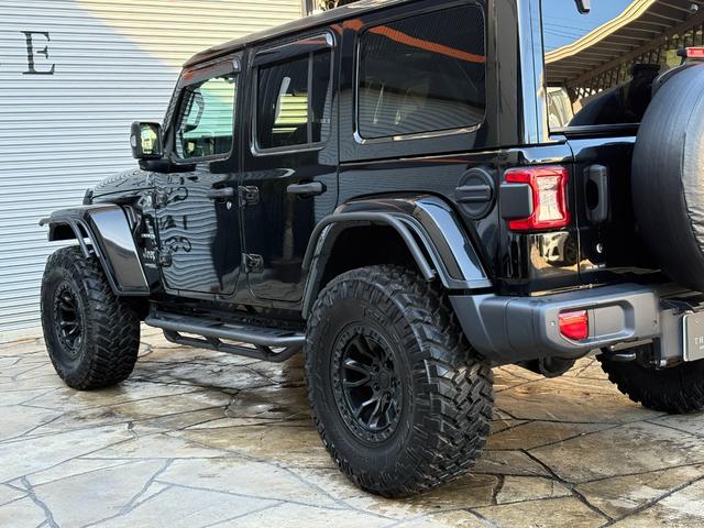 ジープ・ラングラーアンリミテッド サハラ　ユーザー買取車　ラングラーサハラ　ラフカントリー２．５インチｕＰキット　ｔｏｙｏ３５×１２．５タイヤ　１７インチホイール　サイドステップ　本革シート　ドライブレコーダー（23枚目）
