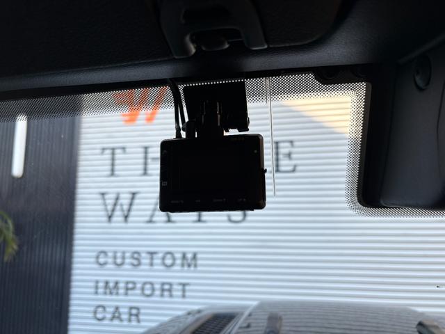 ジープ・ラングラーアンリミテッド サハラ　ユーザー買取車　ラングラーサハラ　ラフカントリー２．５インチｕＰキット　ｔｏｙｏ３５×１２．５タイヤ　１７インチホイール　サイドステップ　本革シート　ドライブレコーダー（53枚目）