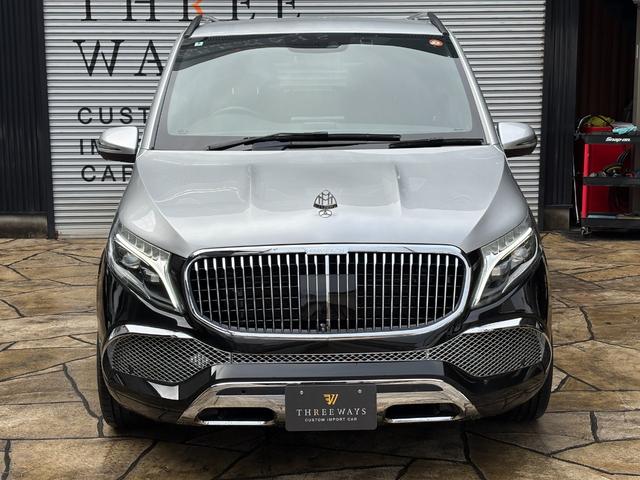 Ｖクラス Ｖ２２０ｄアバンギャルドロングＡＭＧラインパッケージ　ＧＬＳマイバッハ仕様　ブラック＆シルバーカラー　新品ＡＷ　新品タイヤ　ベンチレーション　スモークテール　ルーフレール　パノラミックスライディングルーフ　ユーザーエクスペリエンス（8枚目）