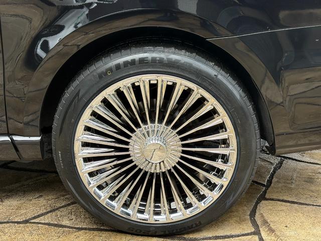 Ｖクラス Ｖ２２０ｄアバンギャルドロングＡＭＧラインパッケージ　ＧＬＳマイバッハ仕様　ブラック＆シルバーカラー　新品ＡＷ　新品タイヤ　ベンチレーション　スモークテール　ルーフレール　パノラミックスライディングルーフ　ユーザーエクスペリエンス（27枚目）