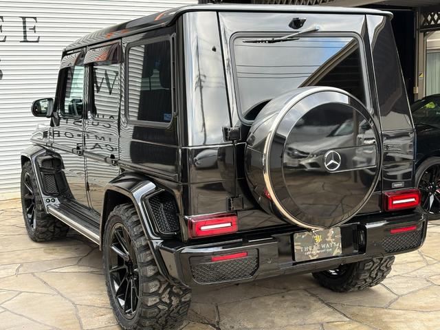 Ｇクラス Ｇ３５０Ｄ　現行仕様フルキットカスタム　後期型　サイドフロントカメラ　現行ＬＥＤヘッド＆テール現行　現行ミラー　キャンディーレッドキャリパー　２２インチ新品ＭＡＤタイヤ＆新品ホイールブラック本革シート（16枚目）