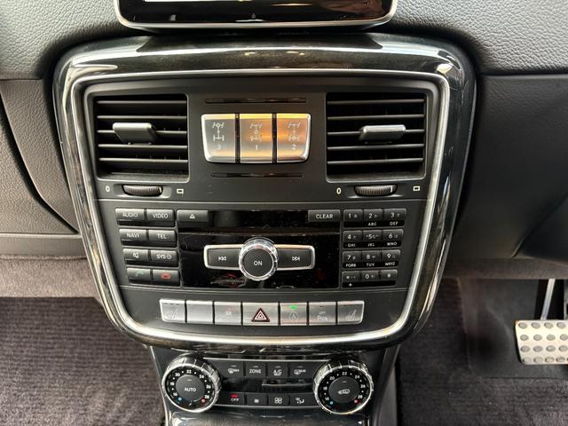 Ｇクラス Ｇ３５０Ｄ　現行仕様フルキットカスタム　後期型　サイドフロントカメラ　現行ＬＥＤヘッド＆テール現行　現行ミラー　キャンディーレッドキャリパー　２２インチ新品ＭＡＤタイヤ＆新品ホイールブラック本革シート（37枚目）