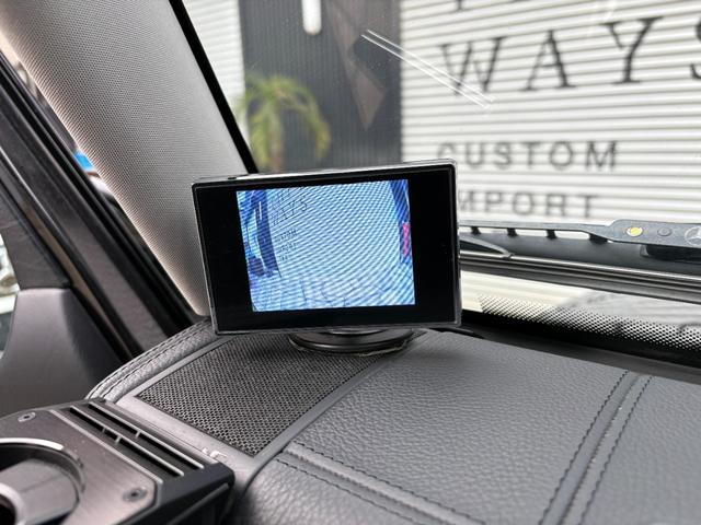 Ｇクラス Ｇ３５０Ｄ　現行仕様フルキットカスタム　後期型　サイドフロントカメラ　現行ＬＥＤヘッド＆テール現行　現行ミラー　キャンディーレッドキャリパー　２２インチ新品ＭＡＤタイヤ＆新品ホイールブラック本革シート（42枚目）