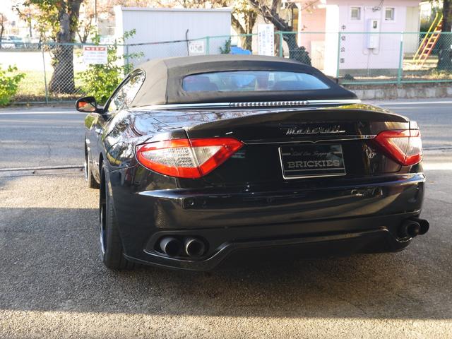 グランカブリオ ベースグレード　グランカブリオ！カーボンステアリング！赤革！パワークラフト可変式マフラー！ｘパイプ！ｍｃフロントバンパー！ハイパーフォージド２１ＡＷ！車高調！社外ボンネット！トランクスポイラー！パーキングセンサー！（19枚目）