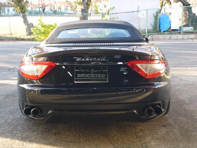 グランカブリオ ベースグレード　グランカブリオ！カーボンステアリング！赤革！パワークラフト可変式マフラー！ｘパイプ！ｍｃフロントバンパー！ハイパーフォージド２１ＡＷ！車高調！社外ボンネット！トランクスポイラー！パーキングセンサー！（20枚目）