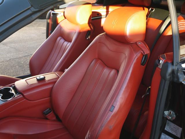 グランカブリオ ベースグレード　グランカブリオ！カーボンステアリング！赤革！パワークラフト可変式マフラー！ｘパイプ！ｍｃフロントバンパー！ハイパーフォージド２１ＡＷ！車高調！社外ボンネット！トランクスポイラー！パーキングセンサー！（26枚目）