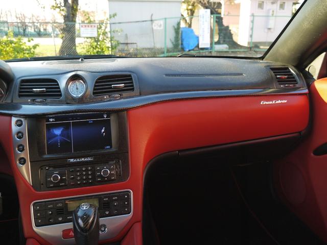 グランカブリオ ベースグレード　グランカブリオ！カーボンステアリング！赤革！パワークラフト可変式マフラー！ｘパイプ！ｍｃフロントバンパー！ハイパーフォージド２１ＡＷ！車高調！社外ボンネット！トランクスポイラー！パーキングセンサー！（36枚目）