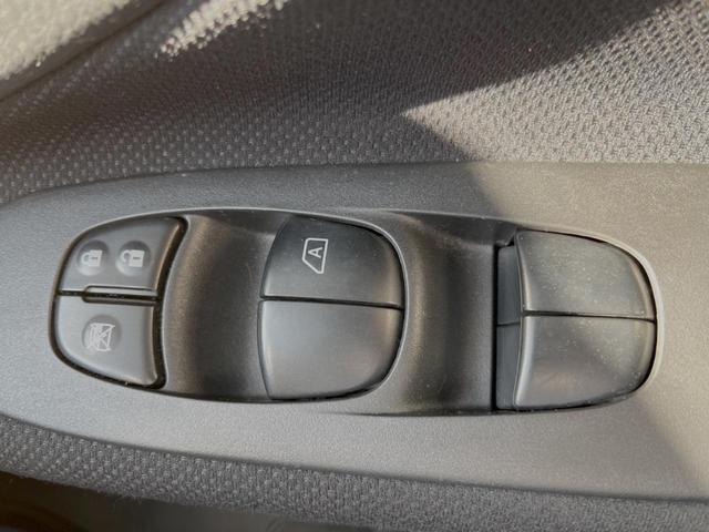 ハイウェイスター S-ハイブリッド 純正SDナビ 電動スライドドア リアオートエアコン 禁煙車 バックカメラ クルーズコントロール ETC スマートキー リアロールサンシェード 革巻きステアリングホイール 純正16インチアルミホイール(27枚目)
