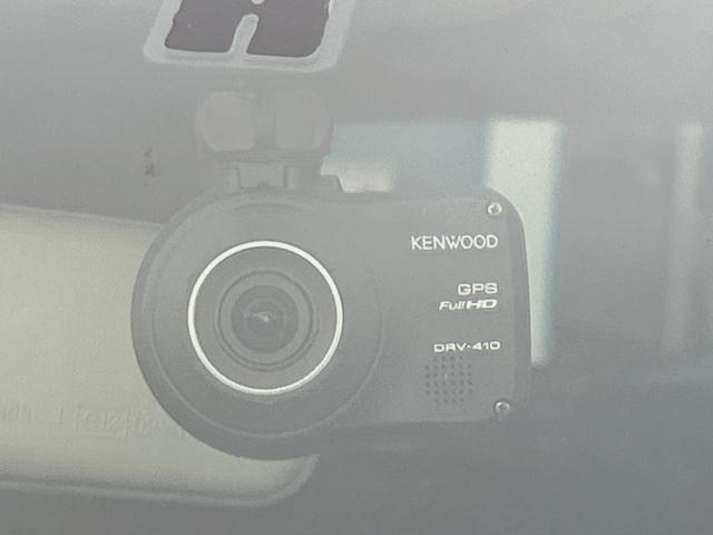 スイフト ＸＧ　ＳＤナビ　バックカメラ　禁煙車　ドラレコ　スマートキー　ＥＴＣ　シートヒーター　オートエアコン　Ｂｌｕｅｔｏｏｔｈ　ＣＤ　ＤＶＤ再生　フルセグ　フロントフォグライト　シートリフター　前席バニティミラー（4枚目）