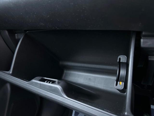 スイフト ＸＧ　ＳＤナビ　バックカメラ　禁煙車　ドラレコ　スマートキー　ＥＴＣ　シートヒーター　オートエアコン　Ｂｌｕｅｔｏｏｔｈ　ＣＤ　ＤＶＤ再生　フルセグ　フロントフォグライト　シートリフター　前席バニティミラー（27枚目）