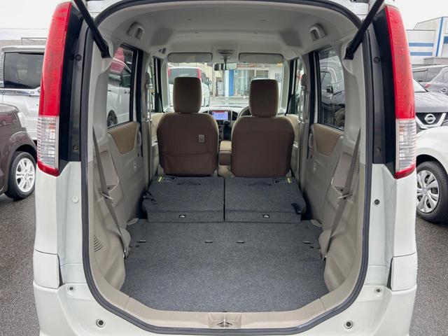 パレット リミテッドＩＩ　両側電動ドア　ＳＤナビ　禁煙車　スマートキー　ＨＩＤヘッド　オートライト　ＣＤ　ＤＶＤ再生　フルセグ　エアコン　収納付アームレスト　シートリフター　シートベルトアジャスター　シートアンダーボックス（11枚目）