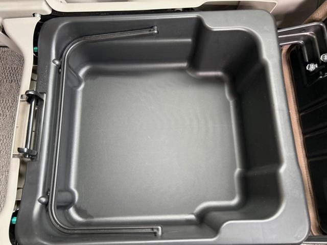 パレット リミテッドＩＩ　両側電動ドア　ＳＤナビ　禁煙車　スマートキー　ＨＩＤヘッド　オートライト　ＣＤ　ＤＶＤ再生　フルセグ　エアコン　収納付アームレスト　シートリフター　シートベルトアジャスター　シートアンダーボックス（29枚目）