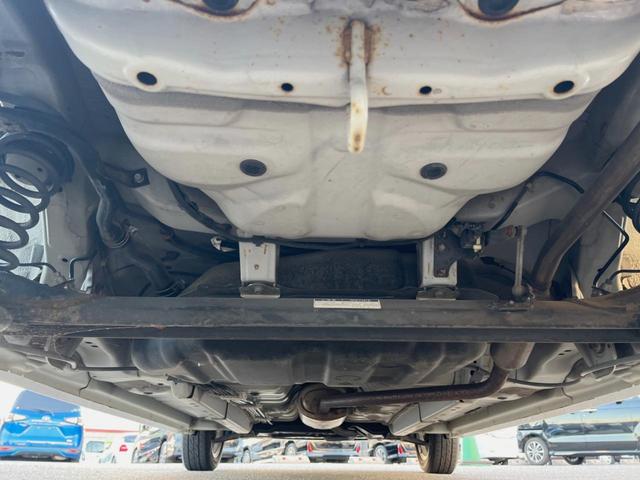 ムーヴ カスタム Xリミテッド 純正SDナビ バックカメラ 禁煙車 スマートキー HIDヘッド ETC オートエアコン 純正14インチアルミ CD 地デジ シートリフター 電動格納ミラー アームレスト アイドリングストップ(19枚目)