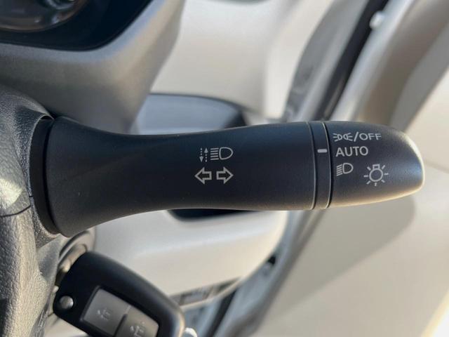 ルークス S 衝突被害軽減システム 禁煙車 コーナーセンサー AM/FMオーディオ オートライト キーレスキー 車線逸脱警報 シートアンダーボックス シートリフター シートベルトアジャスター アームレスト(5枚目)