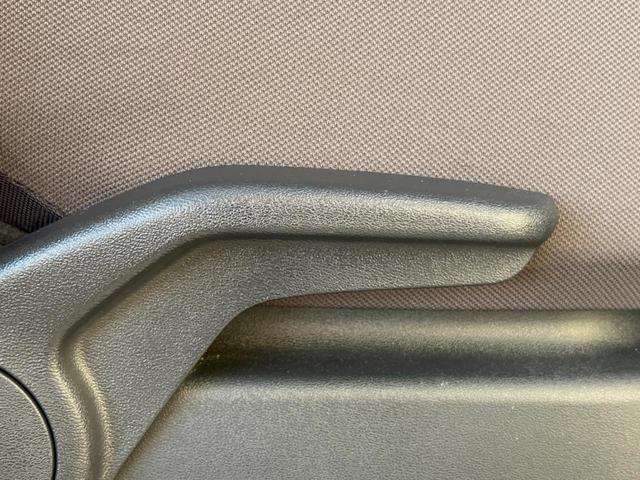 ルークス S 衝突被害軽減システム 禁煙車 コーナーセンサー AM/FMオーディオ オートライト キーレスキー 車線逸脱警報 シートアンダーボックス シートリフター シートベルトアジャスター アームレスト(7枚目)