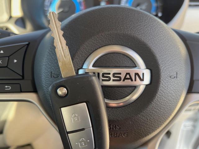 ルークス S 衝突被害軽減システム 禁煙車 コーナーセンサー AM/FMオーディオ オートライト キーレスキー 車線逸脱警報 シートアンダーボックス シートリフター シートベルトアジャスター アームレスト(10枚目)