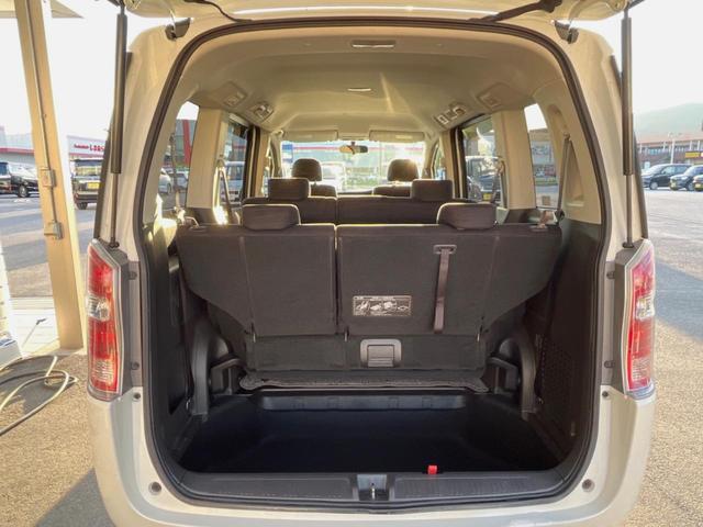 ステップワゴン Ｇ　ＨＩＤエディション　両側電動ドア　禁煙車　ＨＩＤヘッド　オートライト　ＥＴＣ　オートエアコン　ＣＤ　ＤＶＤ再生　バックカメラ　電動格納ドアミラー　キーレスキー　シートリフター　シートベルトアジャスター　前席バニティミラー（34枚目）