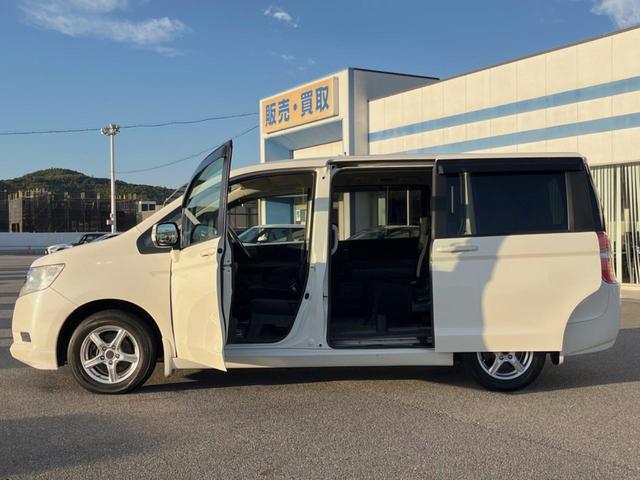 ステップワゴン Ｇ　ＨＩＤエディション　両側電動ドア　禁煙車　ＨＩＤヘッド　オートライト　ＥＴＣ　オートエアコン　ＣＤ　ＤＶＤ再生　バックカメラ　電動格納ドアミラー　キーレスキー　シートリフター　シートベルトアジャスター　前席バニティミラー（42枚目）