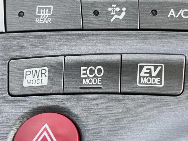 プリウス S SDナビフルセグ Bluetooth バックカメラ 禁煙車 スマートキー HIDヘッド オートエアコン スマートキー ETC オートエアコン 純正15インチアルミ CD DVD再生 LEDフォグ(31枚目)