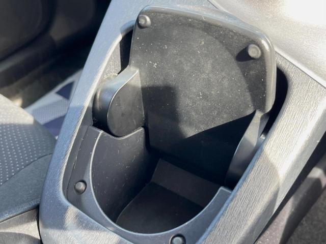 プリウス S SDナビフルセグ Bluetooth バックカメラ 禁煙車 スマートキー HIDヘッド オートエアコン スマートキー ETC オートエアコン 純正15インチアルミ CD DVD再生 LEDフォグ(32枚目)
