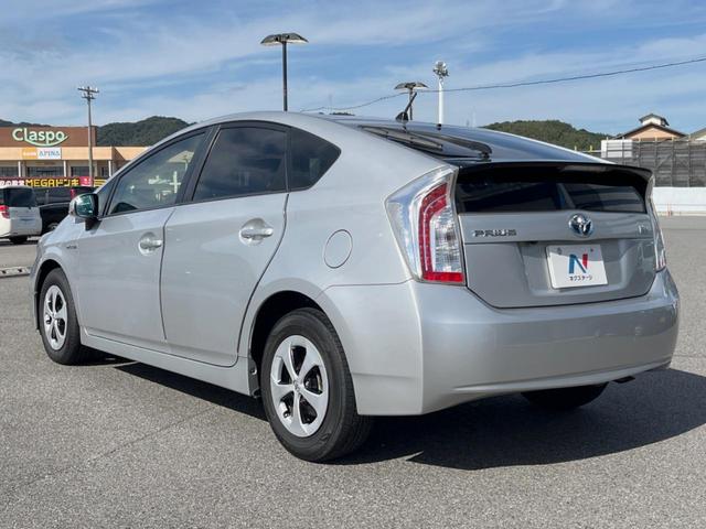 プリウス S SDナビフルセグ Bluetooth バックカメラ 禁煙車 スマートキー HIDヘッド オートエアコン スマートキー ETC オートエアコン 純正15インチアルミ CD DVD再生 LEDフォグ(44枚目)