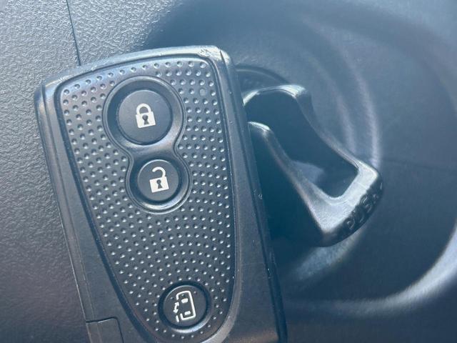 タント カスタムX 電動スライドドア 純正HDDナビ 禁煙車 スマートキー HIDヘッド ドライブレコーダー ETC オートエアコン 純正14インチアルミ CD再生 電動格納ドアミラー 収納付アームレスト シートリフター(8枚目)