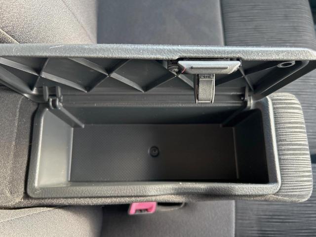 タント カスタムX 電動スライドドア 純正HDDナビ 禁煙車 スマートキー HIDヘッド ドライブレコーダー ETC オートエアコン 純正14インチアルミ CD再生 電動格納ドアミラー 収納付アームレスト シートリフター(10枚目)