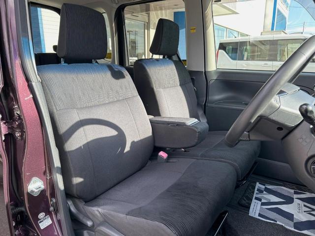 タント カスタムX 電動スライドドア 純正HDDナビ 禁煙車 スマートキー HIDヘッド ドライブレコーダー ETC オートエアコン 純正14インチアルミ CD再生 電動格納ドアミラー 収納付アームレスト シートリフター(11枚目)