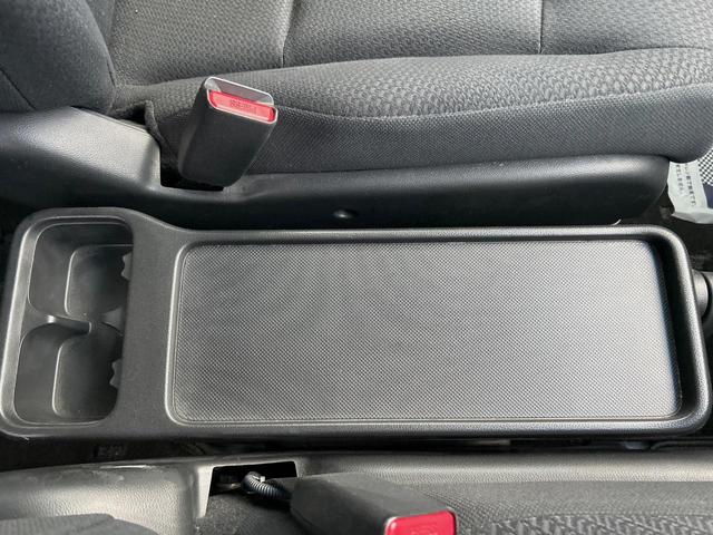 ステップワゴンスパーダ Z 両側電動ドア 純正9型SDナビ バックカメラ 禁煙車 スマートキー HIDヘッド ビルトインETC クルコン 純正16インチアルミ オートライト オートエアコン Bluetooth CD DVD再生(30枚目)