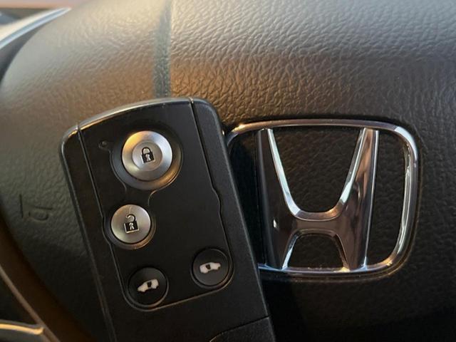 ステップワゴンスパーダ Z 両側電動ドア 純正9型SDナビ バックカメラ 禁煙車 スマートキー HIDヘッド ビルトインETC クルコン 純正16インチアルミ オートライト オートエアコン Bluetooth CD DVD再生(35枚目)