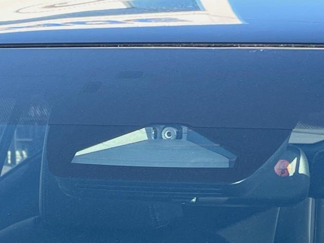 ヤリスクロス ハイブリッドZ 純正8型ナビ 全周囲カメラ 衝突被害軽減装置 レーダークルーズ 禁煙車 ドラレコ コーナーセンサー LEDヘッド ETC 純正18インチアルミ オートライト 前席シートヒーター ステアリングヒーター(7枚目)