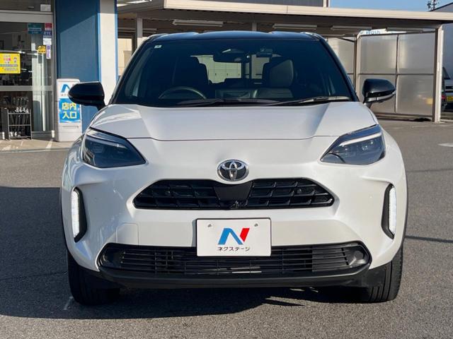 ヤリスクロス ハイブリッドZ 純正8型ナビ 全周囲カメラ 衝突被害軽減装置 レーダークルーズ 禁煙車 ドラレコ コーナーセンサー LEDヘッド ETC 純正18インチアルミ オートライト 前席シートヒーター ステアリングヒーター(16枚目)