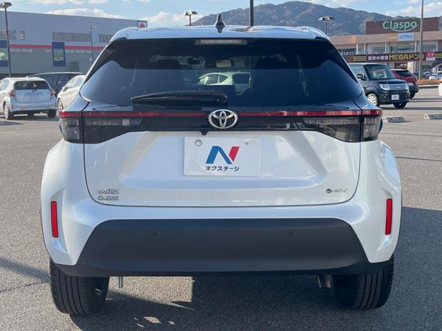 ヤリスクロス ハイブリッドZ 純正8型ナビ 全周囲カメラ 衝突被害軽減装置 レーダークルーズ 禁煙車 ドラレコ コーナーセンサー LEDヘッド ETC 純正18インチアルミ オートライト 前席シートヒーター ステアリングヒーター(17枚目)