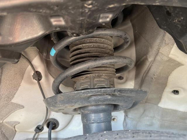 ヤリスクロス ハイブリッドZ 純正8型ナビ 全周囲カメラ 衝突被害軽減装置 レーダークルーズ 禁煙車 ドラレコ コーナーセンサー LEDヘッド ETC 純正18インチアルミ オートライト 前席シートヒーター ステアリングヒーター(21枚目)