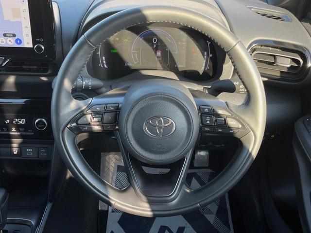 ヤリスクロス ハイブリッドZ 純正8型ナビ 全周囲カメラ 衝突被害軽減装置 レーダークルーズ 禁煙車 ドラレコ コーナーセンサー LEDヘッド ETC 純正18インチアルミ オートライト 前席シートヒーター ステアリングヒーター(22枚目)