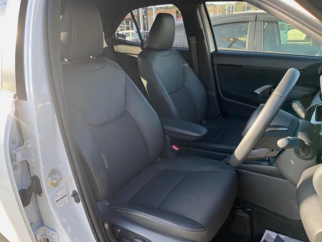 ヤリスクロス ハイブリッドZ 純正8型ナビ 全周囲カメラ 衝突被害軽減装置 レーダークルーズ 禁煙車 ドラレコ コーナーセンサー LEDヘッド ETC 純正18インチアルミ オートライト 前席シートヒーター ステアリングヒータ(11枚目)