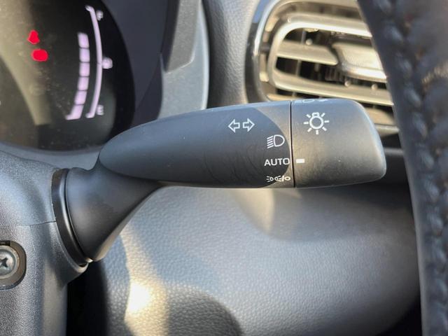 ヤリスクロス ハイブリッドZ 純正8型ナビ 全周囲カメラ 衝突被害軽減装置 レーダークルーズ 禁煙車 ドラレコ コーナーセンサー LEDヘッド ETC 純正18インチアルミ オートライト 前席シートヒーター ステアリングヒータ(25枚目)