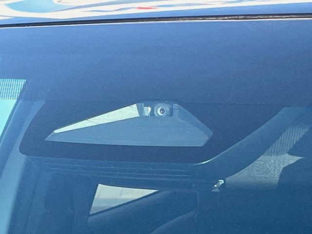 ヤリスクロス ハイブリッドZ 純正8型ナビ 全周囲カメラ 衝突被害軽減装置 レーダークルーズ 禁煙車 ドラレコ コーナーセンサー LEDヘッド ETC 純正18インチアルミ オートライト 前席シートヒーター ステアリングヒータ(34枚目)