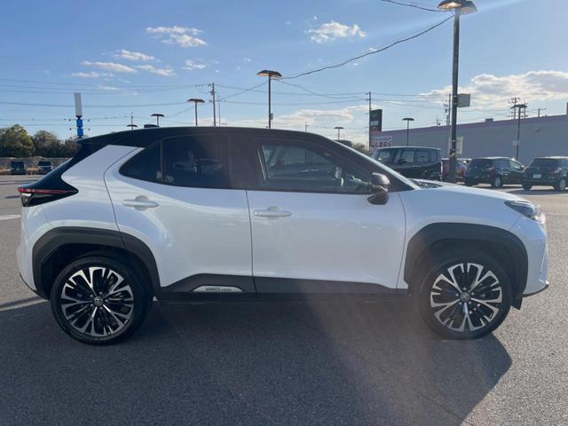 ヤリスクロス ハイブリッドZ 純正8型ナビ 全周囲カメラ 衝突被害軽減装置 レーダークルーズ 禁煙車 ドラレコ コーナーセンサー LEDヘッド ETC 純正18インチアルミ オートライト 前席シートヒーター ステアリングヒータ(50枚目)