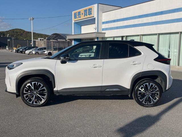 ヤリスクロス ハイブリッドZ 純正8型ナビ 全周囲カメラ 衝突被害軽減装置 レーダークルーズ 禁煙車 ドラレコ コーナーセンサー LEDヘッド ETC 純正18インチアルミ オートライト 前席シートヒーター ステアリングヒータ(51枚目)